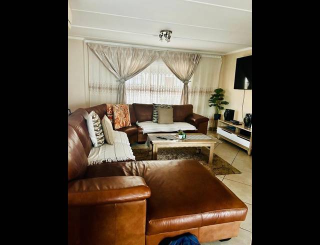 3 BEDROOM TOWNHOUSE FOR SALE IN RIVERSPRAY LIFESTYLE ESTATE